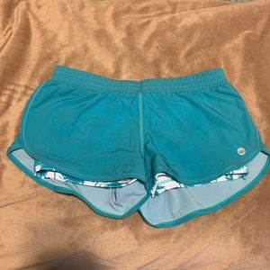 Women's small running shirts EUC